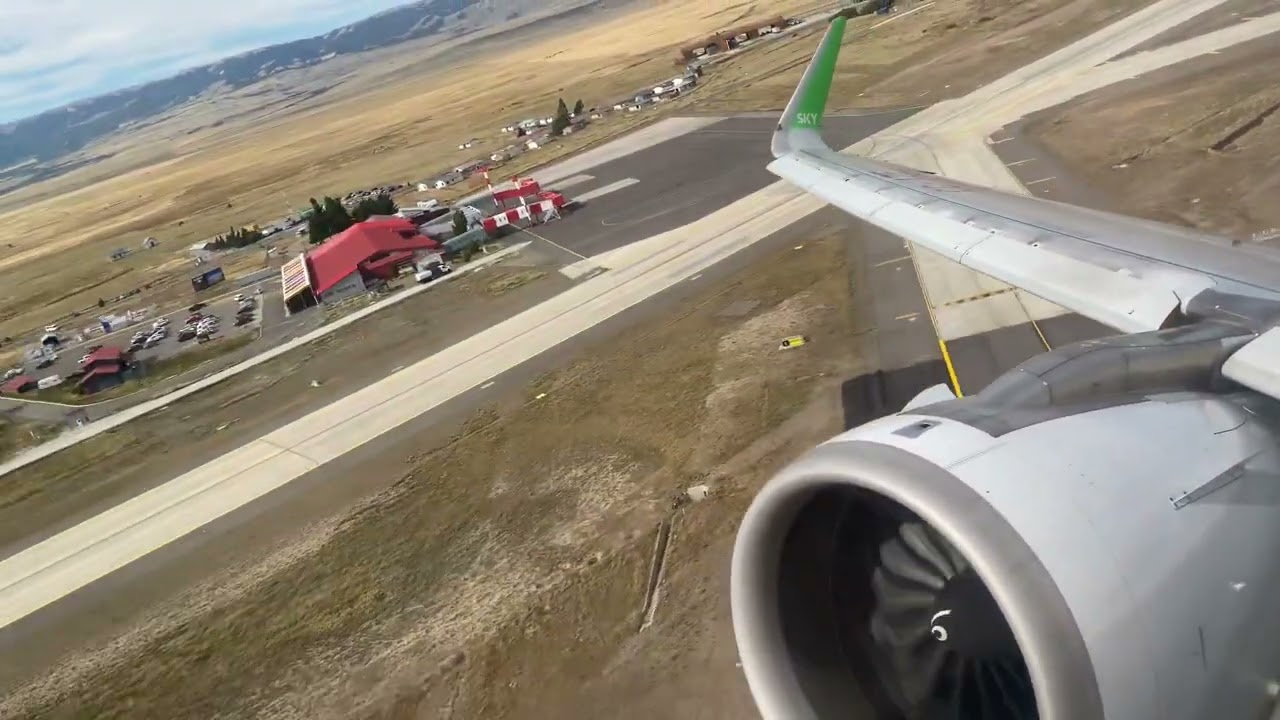 Despegue 🛫 desde el aeródromo de BALMACEDA (BBA) SkyAirline A320-251 CC-AZE 💚💜