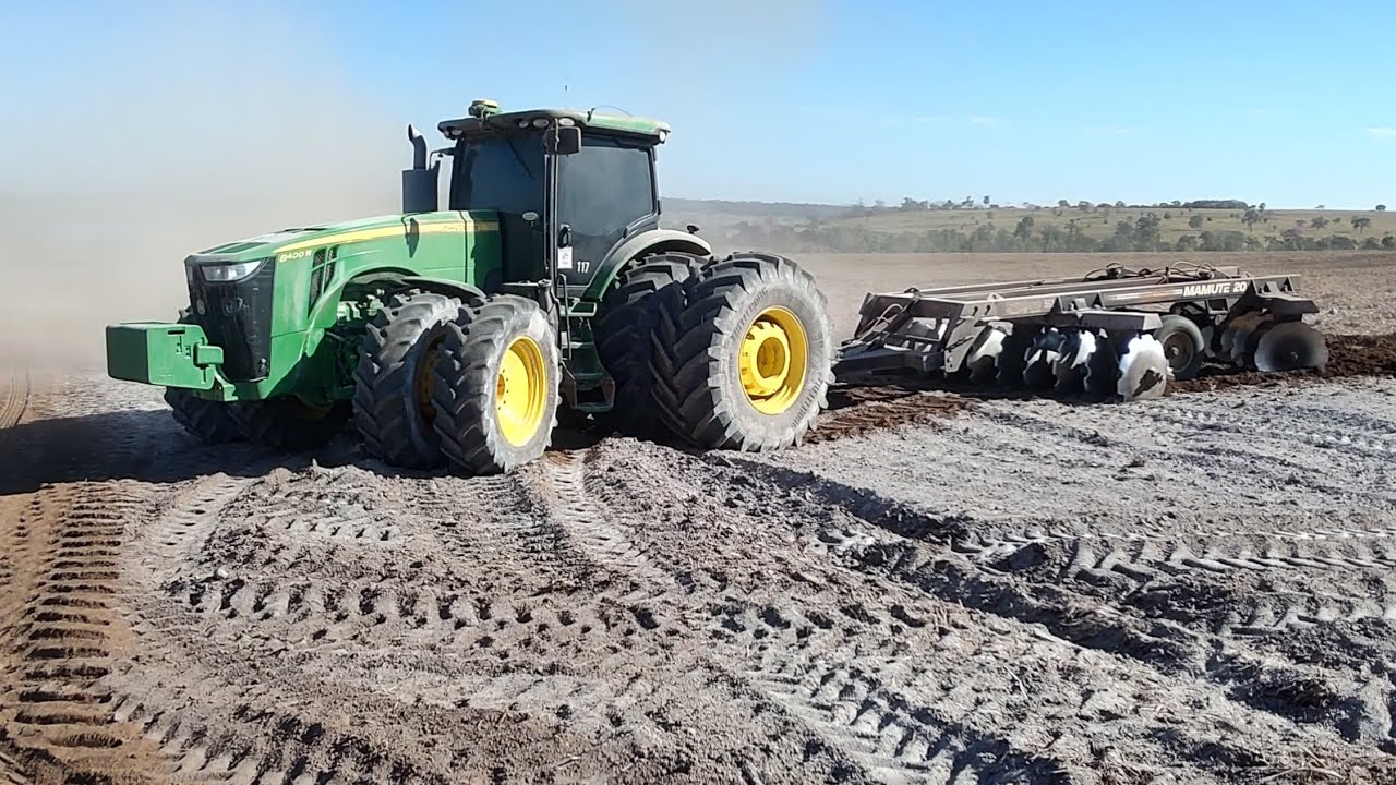 Preparo de solo john deere 8400R na grade pesada 20x40 polegadas 