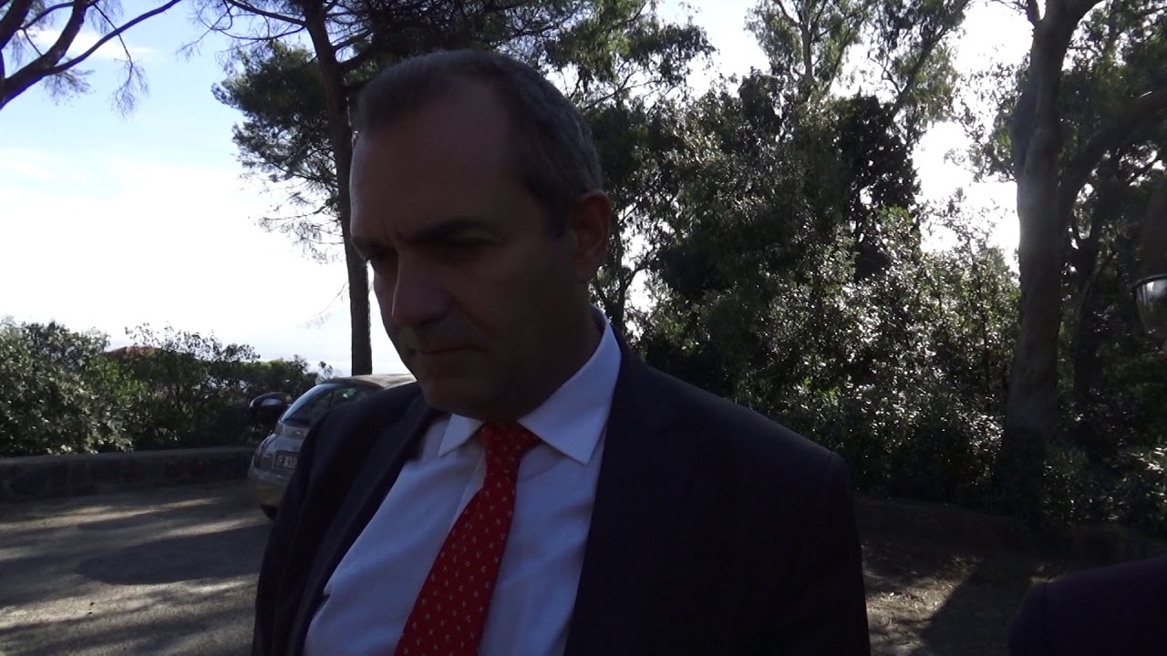 De Magistris, forza Napoli, per ora non parliamo dello Stadio.