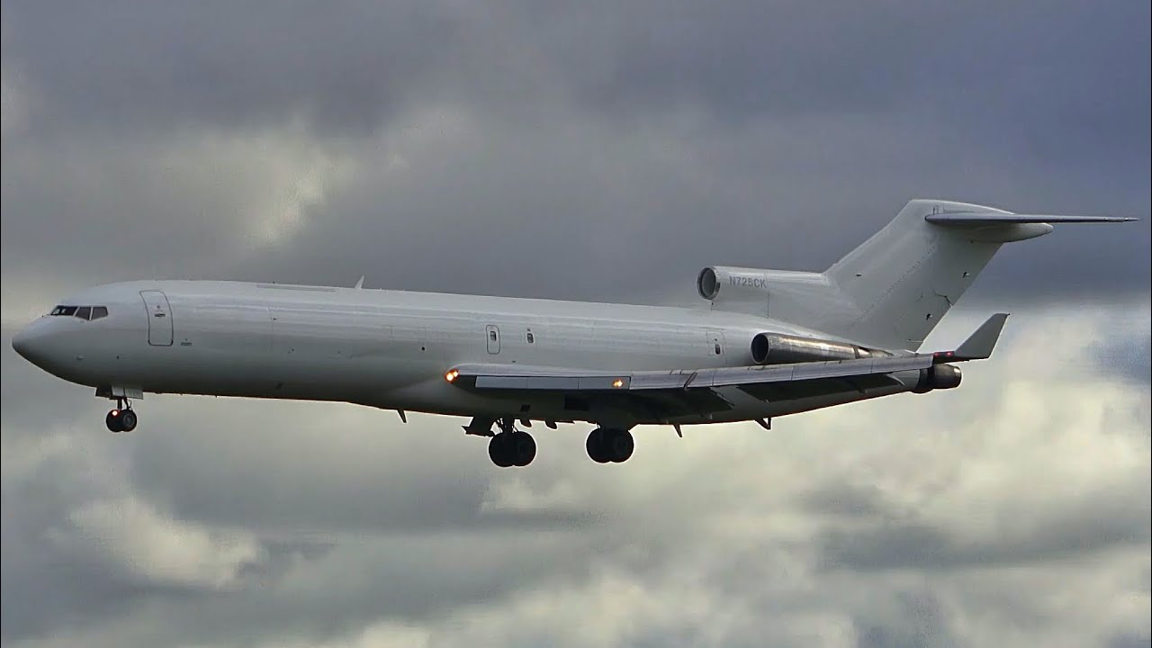 Kalitta Charters II B727-224(F) [N725CK] Landing at Willow Run Airport