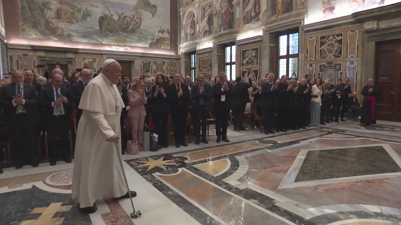 Papa Francesco: &ldquo;L'ascolto &egrave; una virt&ugrave; da far crescere nelle nostre comunit&agrave;&rdquo;