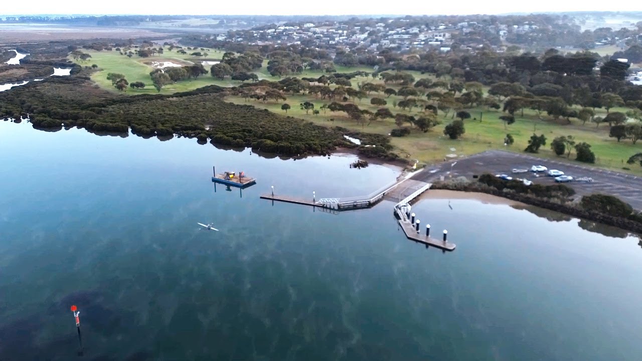 Amazing Fishing Spot an hour from Melbourne FULL of Fish !!