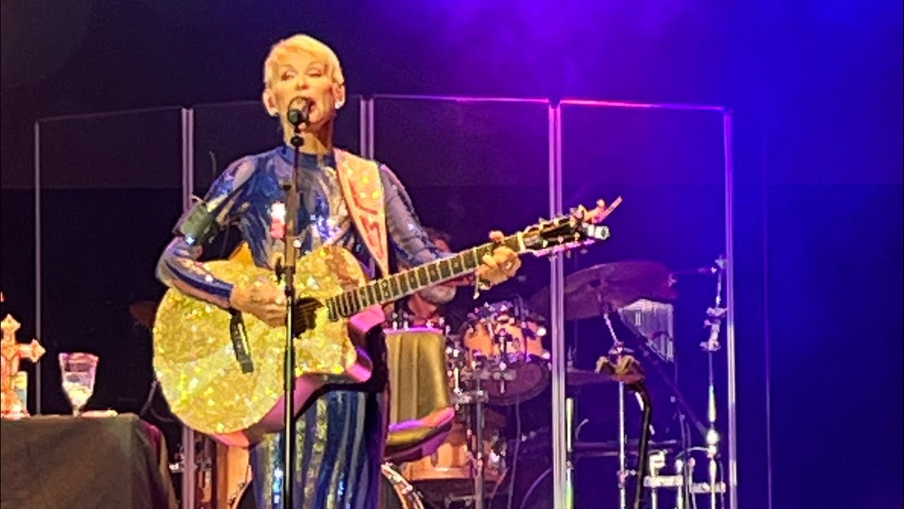 Lorrie Morgan | Don’t Close Your Eyes | Performed Live