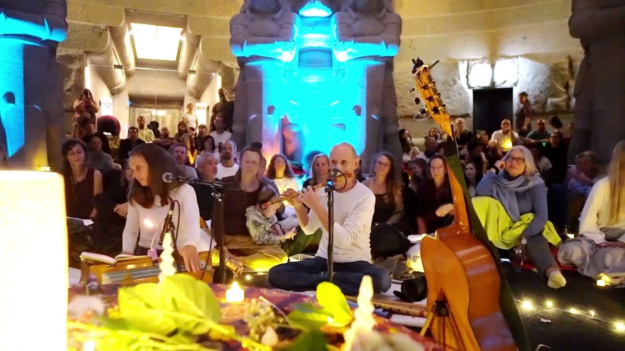 Shanti Om Ganesha - Mantra Kollektiv im V&ouml;lkerschlachtdenkmal Leipzig