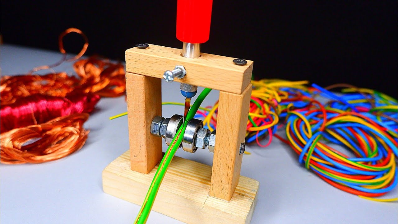 Dinero de los cables. Cómo pelar cables de cobre. Máquina de bricolaje para pelar cables.