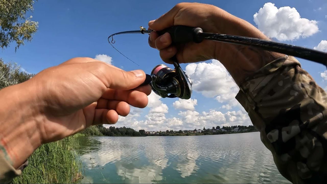 Мой лучший спиннинг приносит много рыбы! Рыбалка на ультралайт. Рыбачим на микроджиг в пруду