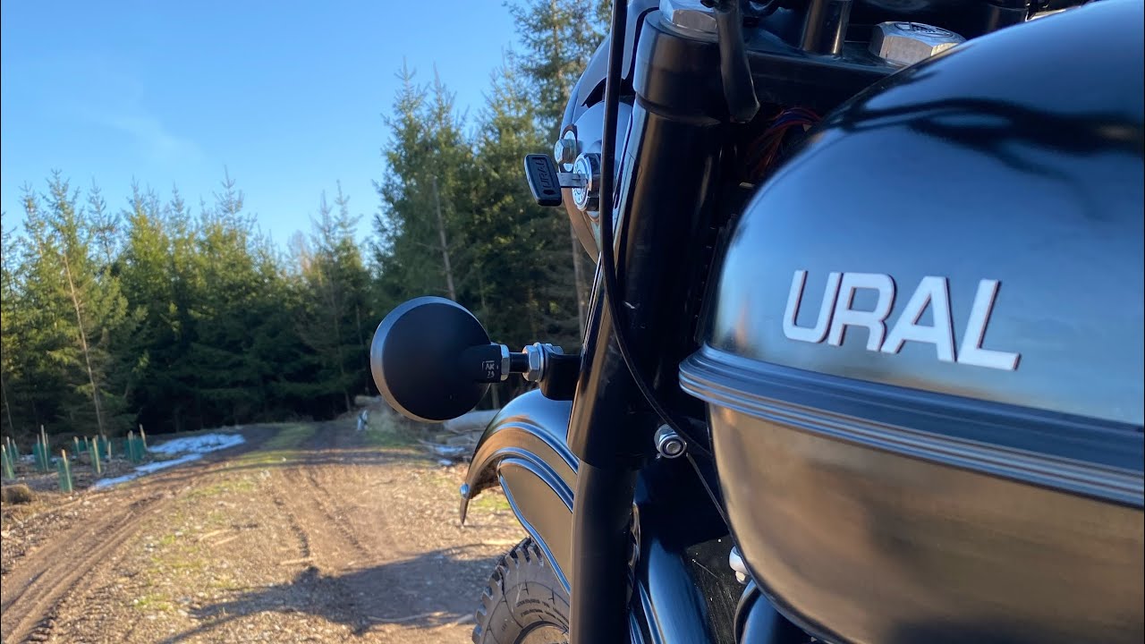Ural Gespann Im Wald ist es am schönsten ural motorcycle