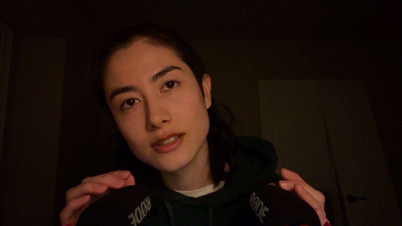 🗣️ Soft spoken conversation with a side of triggers ASMR (Tapping, spoolie, crinkles)