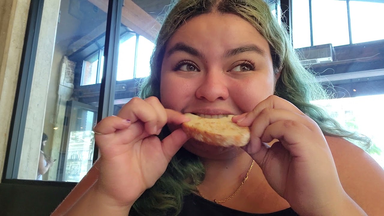 Let's just eat and chat in Tender Greens 🥗🥩🥤