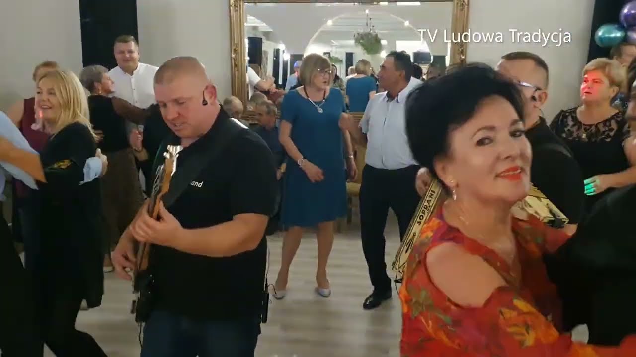 WIĄZANKA UTWORÓW TANECZNYCH DOPASOWANA DO ZNAKOMITYCH TANCERZY na parkiecie w Złotym Dworze