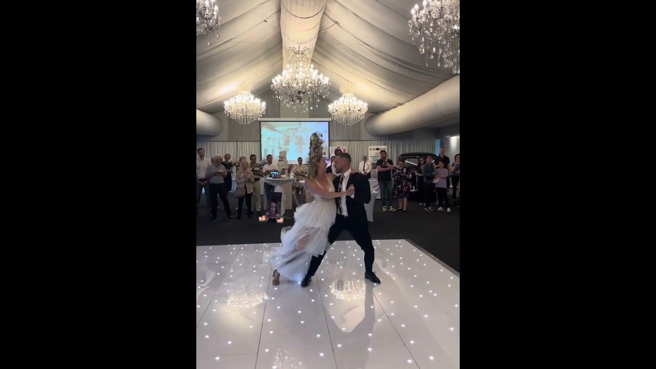 Dancing in the moonlight - Toploader - First Dance by Wedding Dance Diva Kylie & Sam
