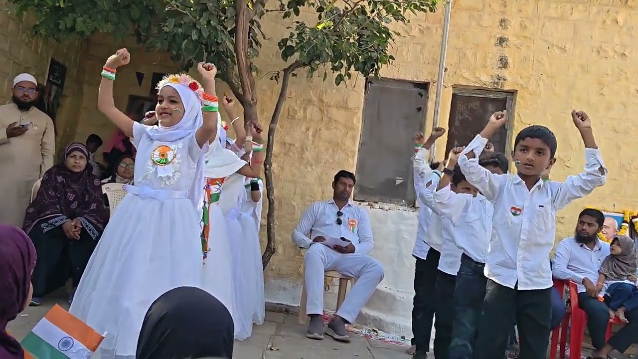 Mai nikla gaddi leke dance by students 