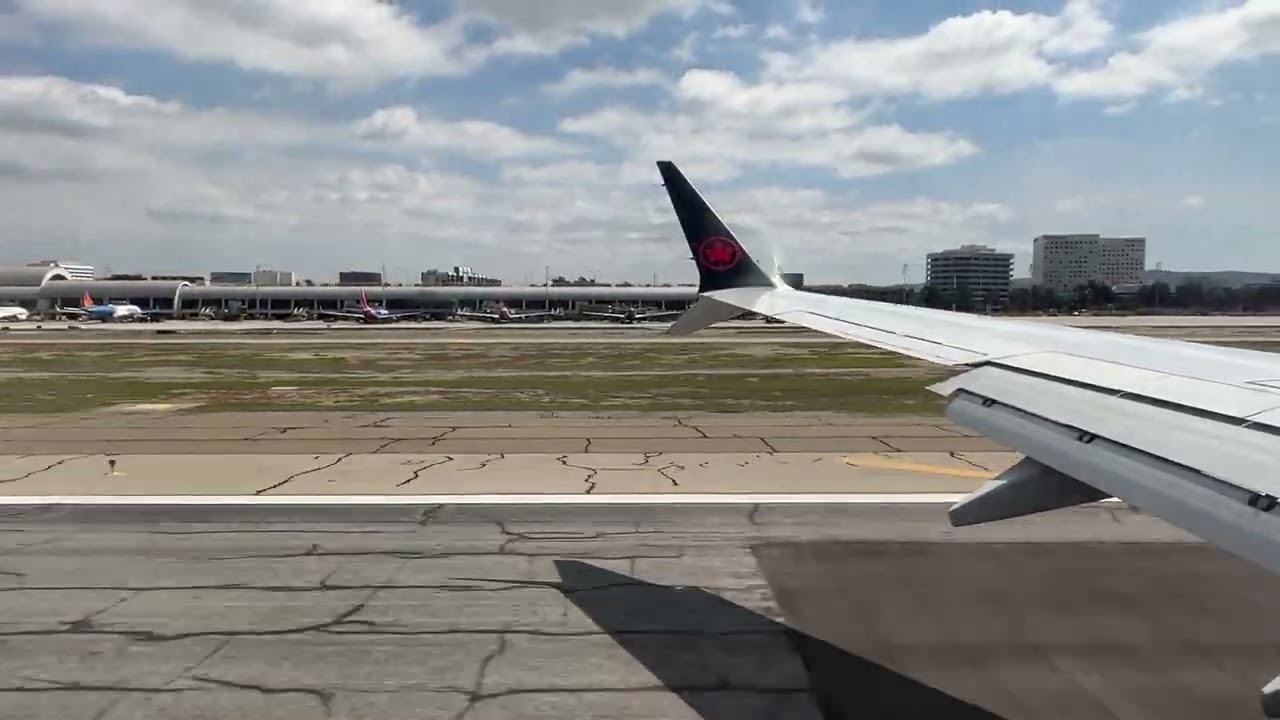 Air Canada 737 Taking off from John Wayne Airport, Orange County March 2025