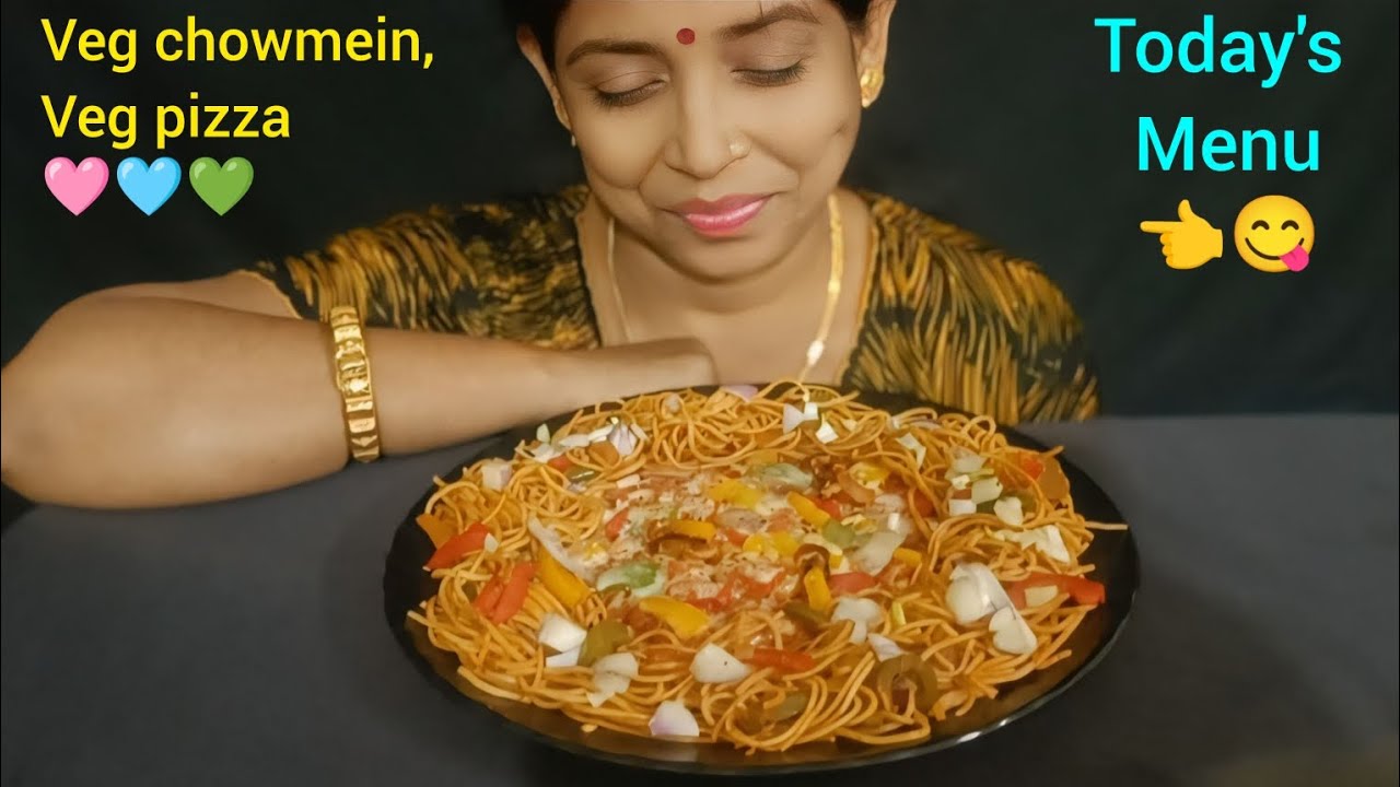 Eating veg chowmein and veg pizza🤗| Asmr eating