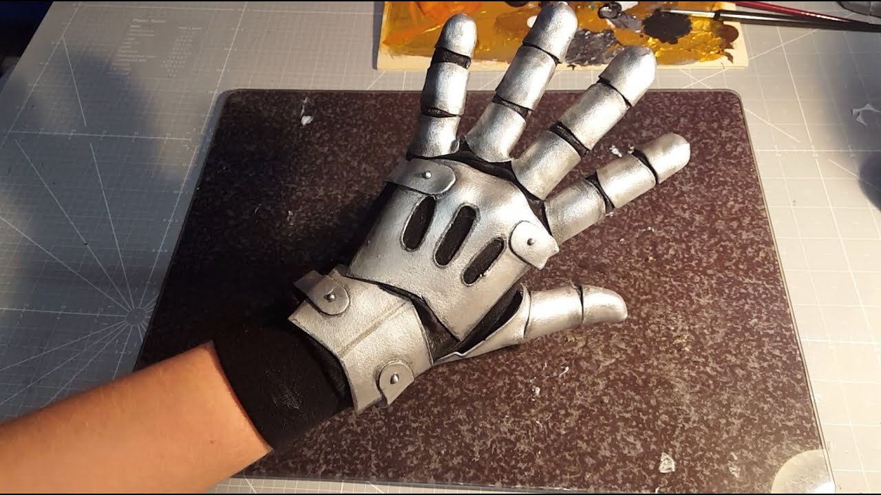 How to make machine gloves with Worbla's Pearly Art (Example: Violet Evergarden)