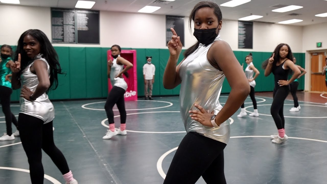 MMA CHEERLEADERS: IT'S DRESS REHEARSAL DAY!