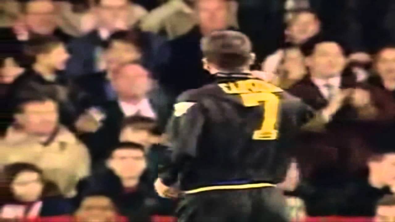 A Voadora Kung Fu de Eric Cantona