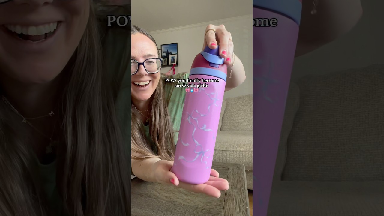 The BOWS on this owala water bottle are the cutest!!!!  #owala #owalafreesip #owalawaterbottle