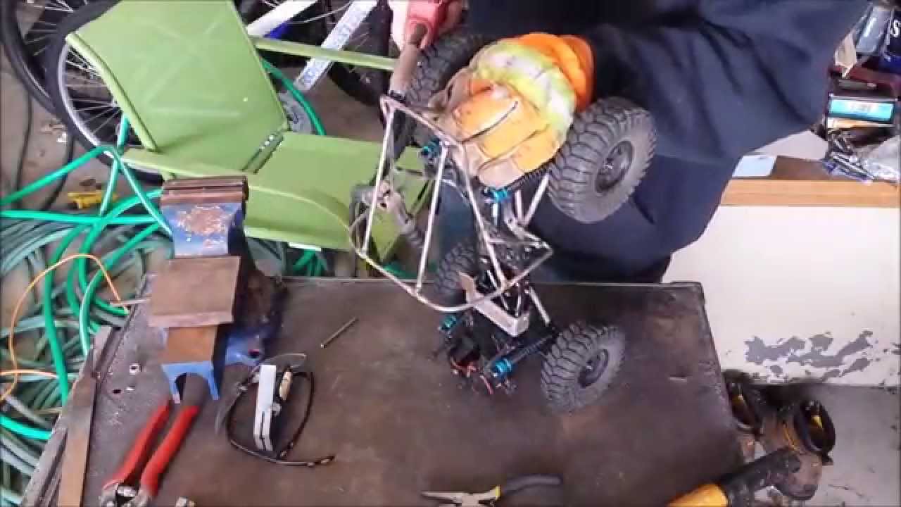 Axial SCX10 steel cage build timelapse