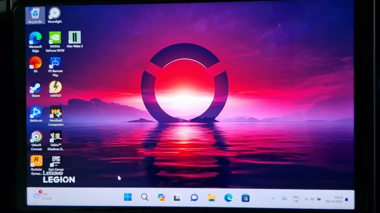 Установите последние драйверы AMD для графического адаптера Lenovo Legion Go.