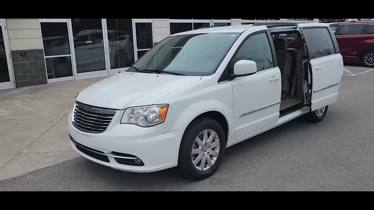2016 Chrysler Town & Country Wheelchair Accessible Vehicle for Sale. Stock #GR156599