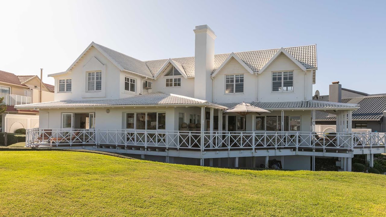 Beautiful 5 Bedroom Ocean Side Home Bay View Mossel Bay