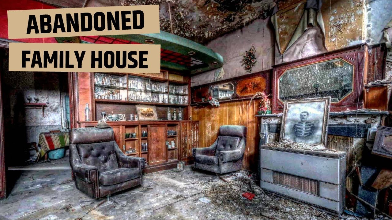Abandoned 1920s Family House: Many Vintage Furniture Left Behind!  *Nature takes over*