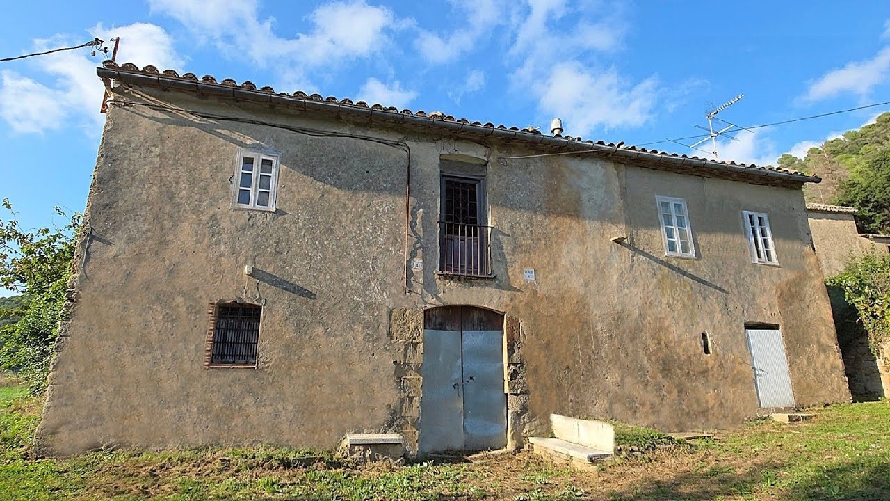 ESCALOFRIANTE CASA ABANDONADA de un CURA - DESAPARECIÓ SIN DEJAR RASTRO | Sitios Abandonados y URBEX