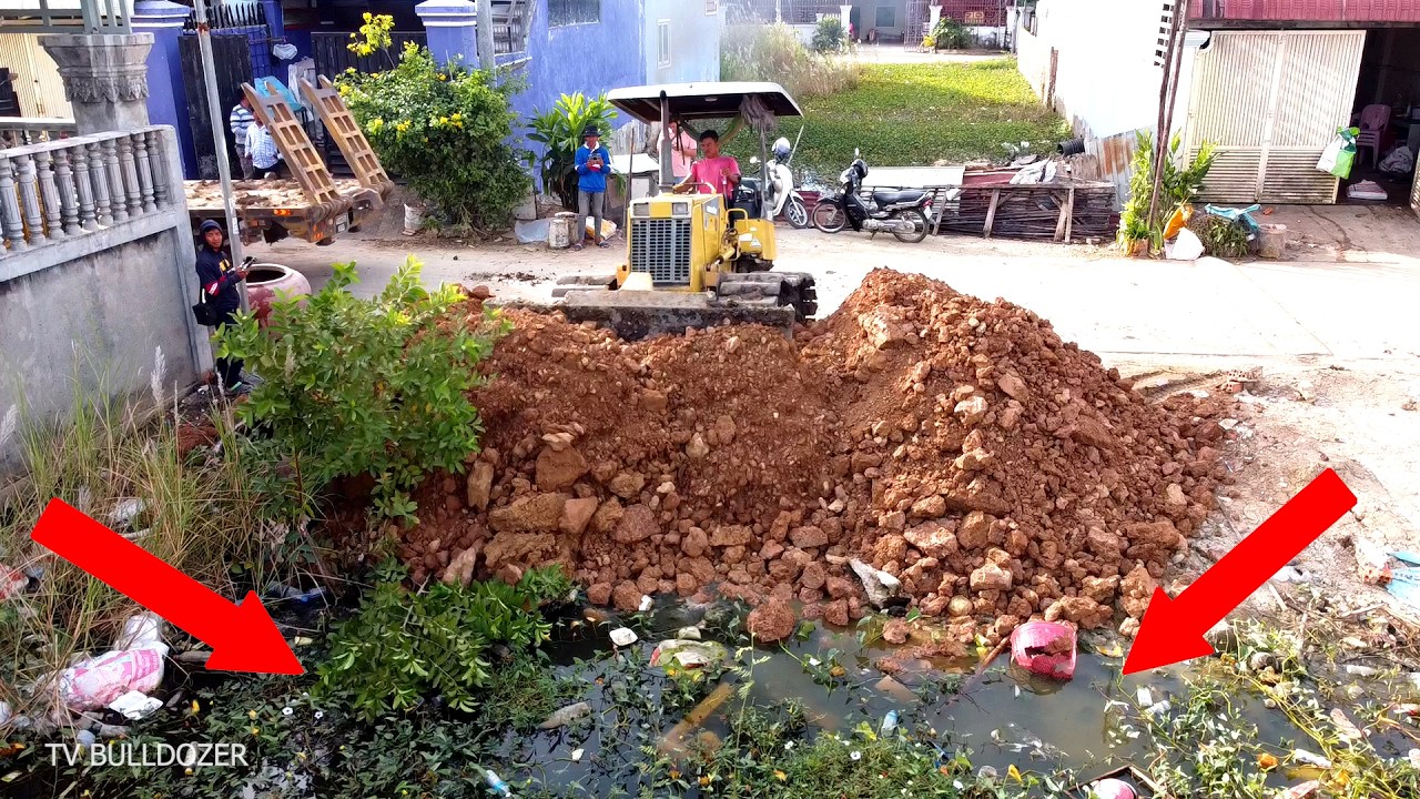 Starting New Project!! LANDFILL DELETE POND TRASH By D20P KOMATSU DOZER Pushing SOIL, TRUCKLOAD SOIL