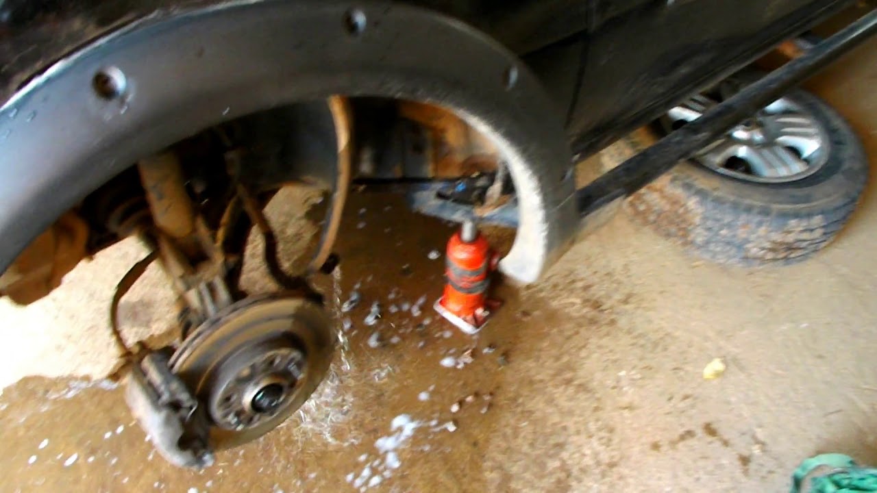 Fiat Strada Adventure a Saga Continua! Trocando a Bomba do Lavador do Vidro...