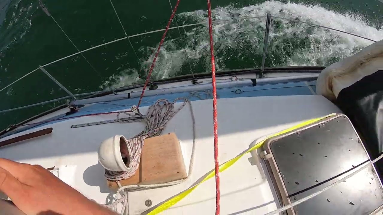 Solo Sailing the Great Lakes. Shaking the Reef. Cape Dory 27