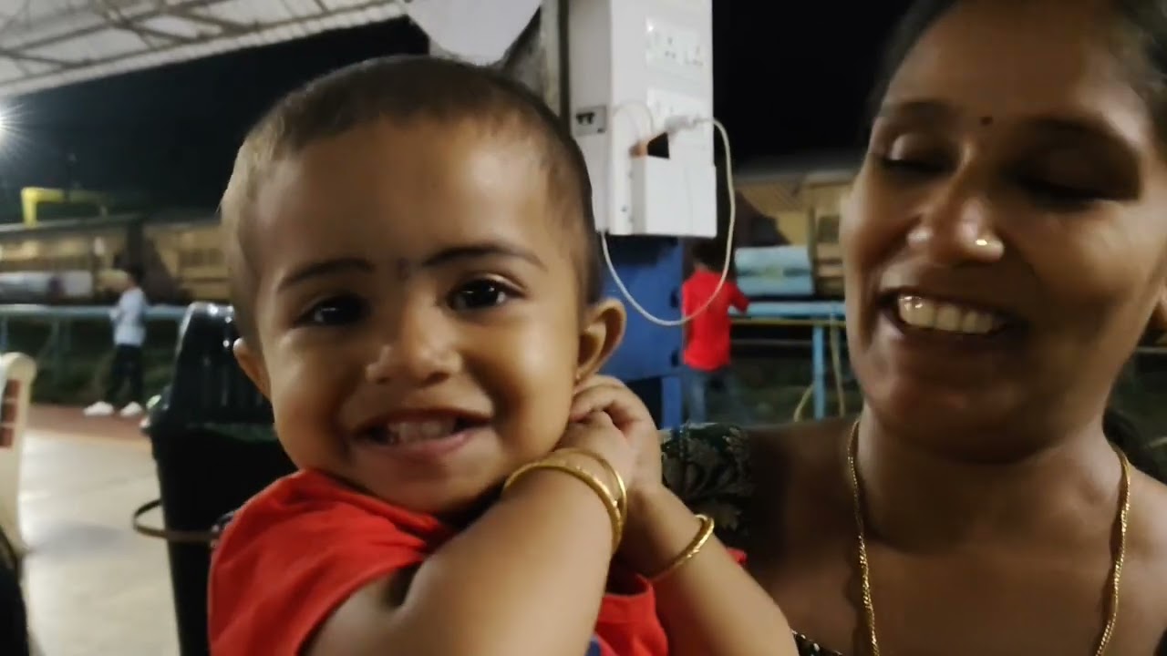 വലിയച്ചനെ യാത്രയാക്കാൻ റെയിൽവേ സ്റ്റേഷനിൽ🚝