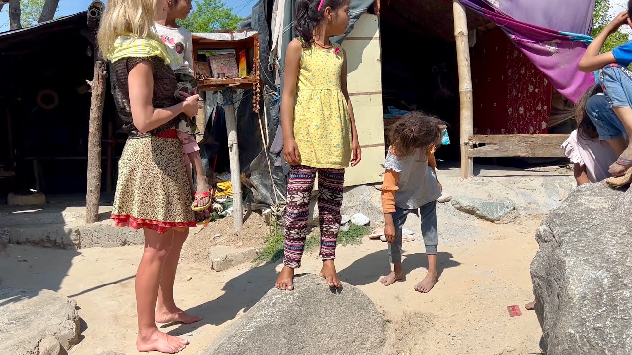MEET MY BAREFOOT FRIENDS / GROUNDING, EARTHING - SCIENTIFICALLY PROVEN HEALTHY PRACTICE - India