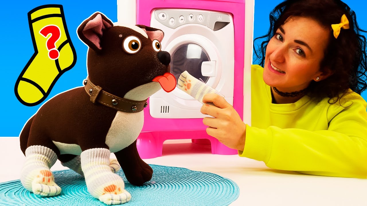 Oh no, il cane giocattolo Cioccolata ha perso i calzini! Video divertente per i bambini piccoli