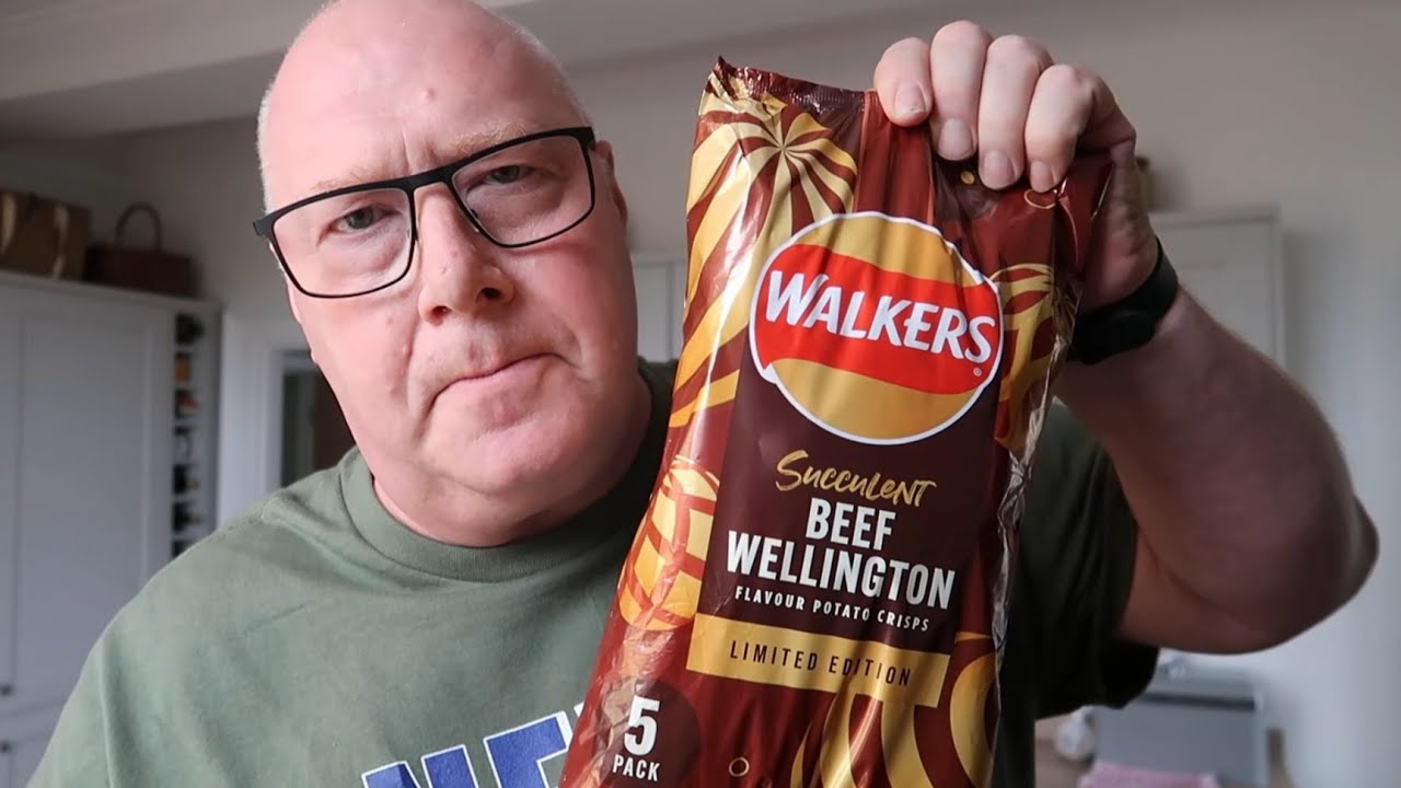 Чипсы Walkers Beef Wellington со вкусом говядины.