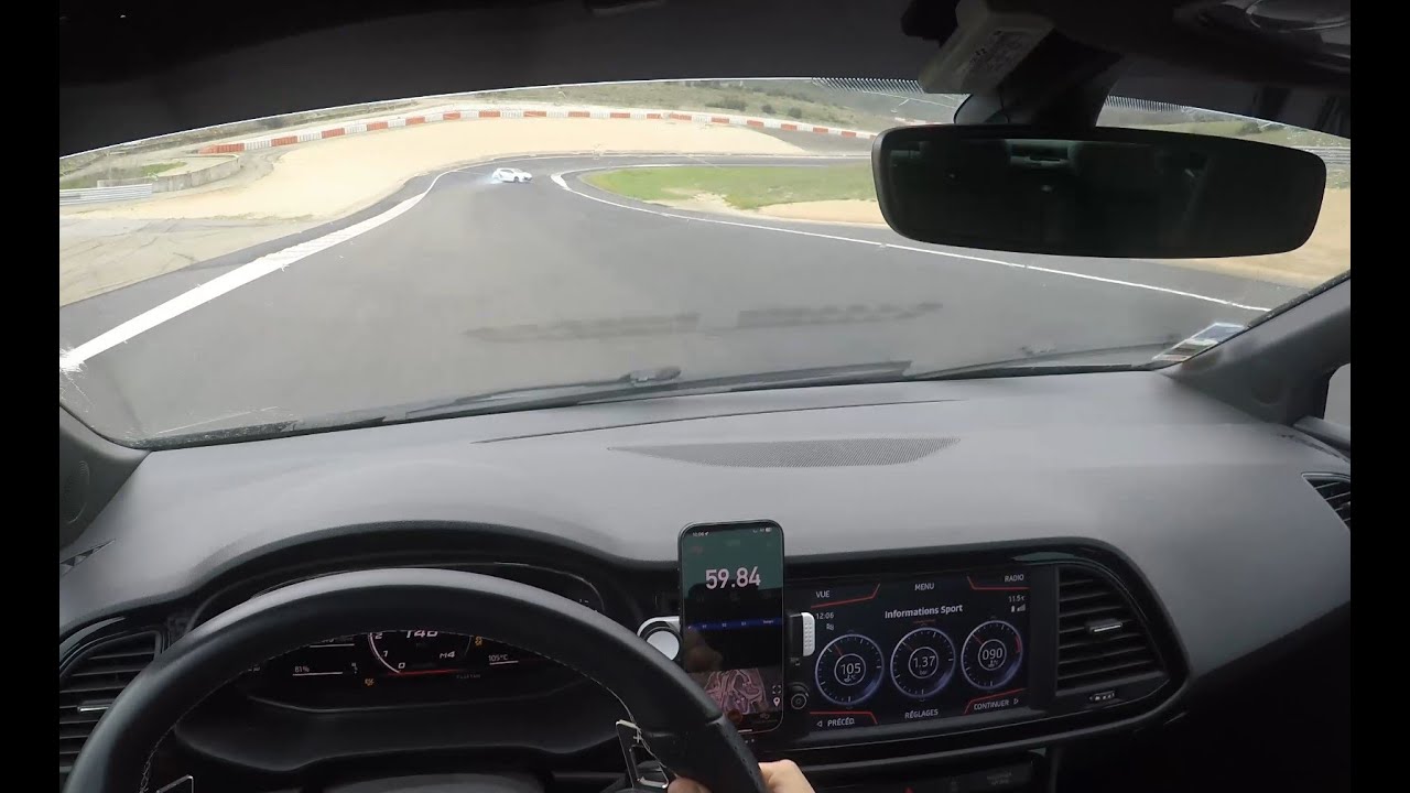 Circuit de Ledenon - Seat Leon Cupra Performance battle avec Megane 3 RS sous pluie fine
