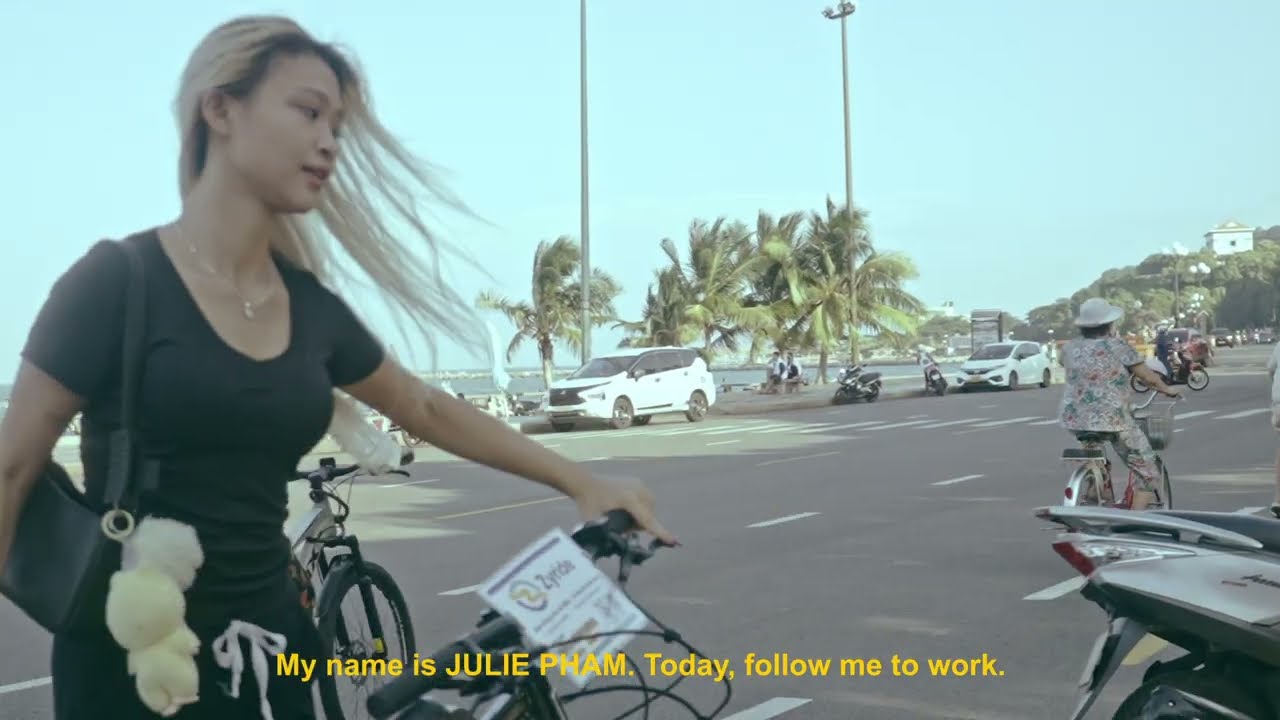 Cozy Barista Morning Routine ★ Bike to Work Daily Vlog l Julie Phạm