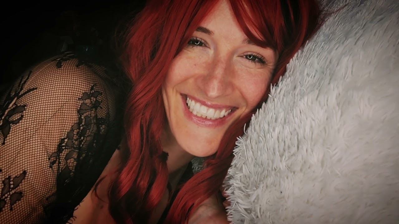 ASMR | Kisses and Giggles (no talking)