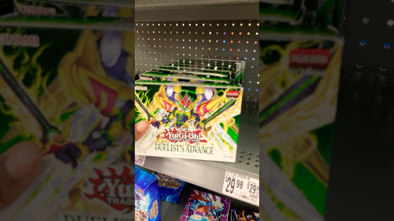 Вы не поверите, сколько коробок с Yu-Gi-Oh Advance от Duelist продается в Walmart!