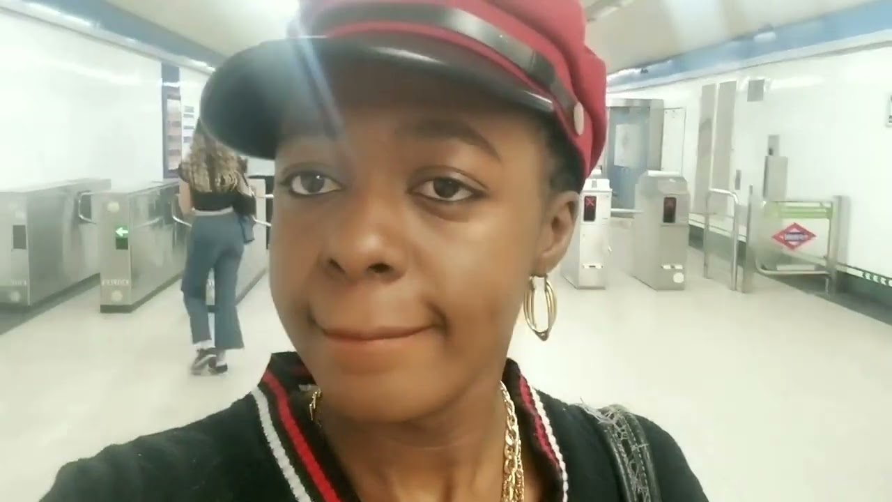 USING THE MADRID METRO TO SANTIAGO BERNABEU ALONE FOR THE FIRST TIME / BEST METRO IN THE WORLD