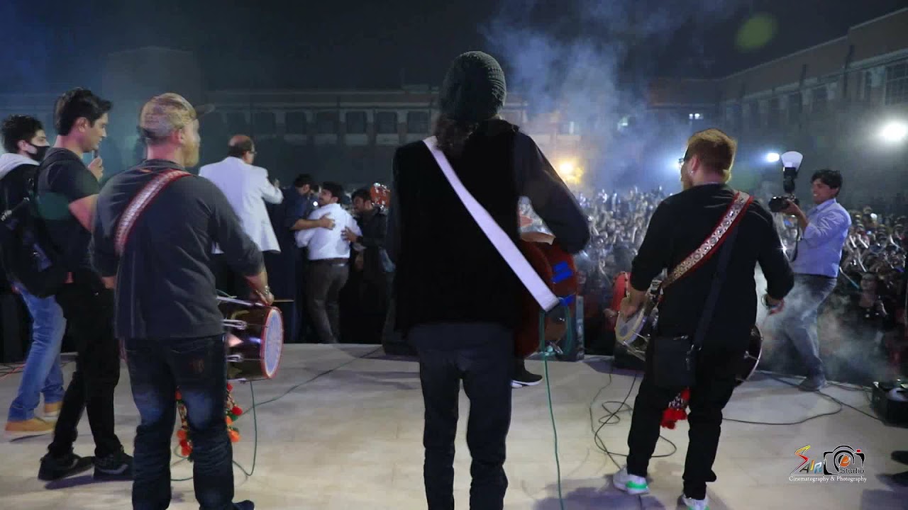 Falak Shabir Live In Concert  Nishtar Medical University | Pakistani Singer | Mashup Song