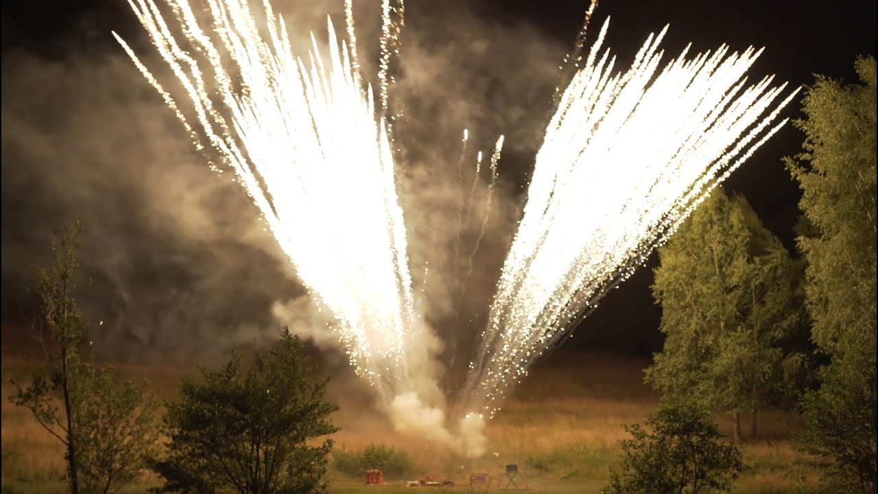 Feu d'artifice pour un mariage &agrave; Oberhaslach