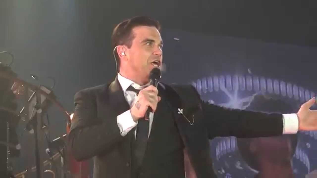 Robbie Williams singing New York, New York - Birmingham July 5, 2014
