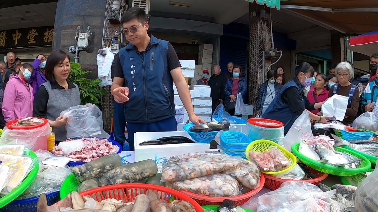 加州鱸一次賣掉15箱 讚啦 #中彰海王子 #烏日火車站 #海鮮叫賣 #海鮮拍賣