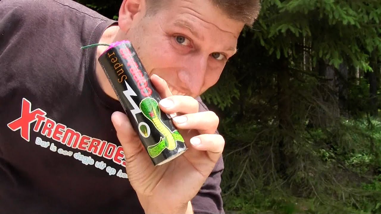 ZWAAR VUURWERK KOPEN OP EEN TSJECHISCHE MARKT!!!