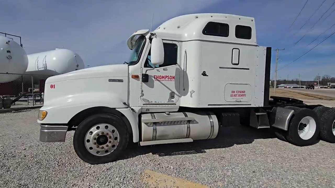 2001 International 9400i Sleeper Truck | Sexton Auctioneers February 2026 Online Equipment Auction
