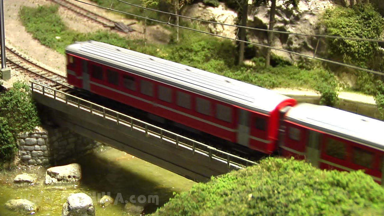 Die kleine Modellbahn der Brig Visp Zermatt Eisenbahn in der Schweiz