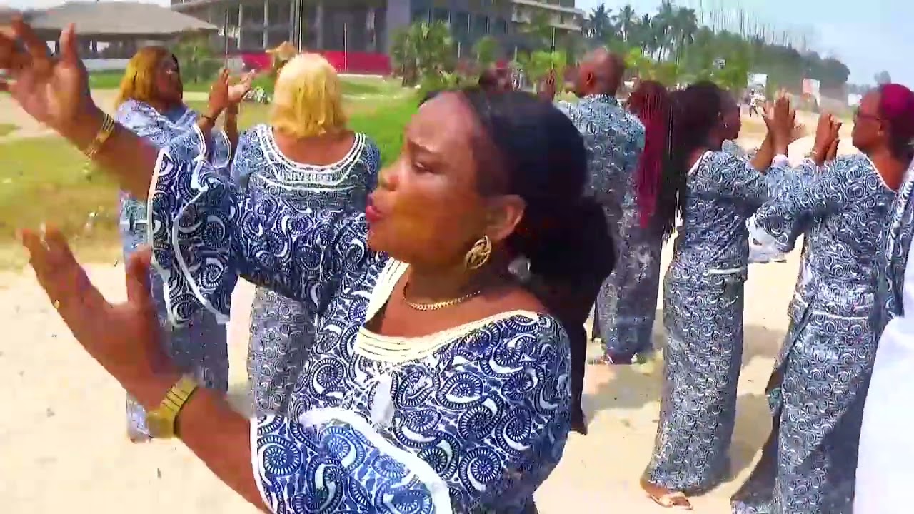 HISTORIQUE DE  EEC. AVEC LE PREMIER GUIDE DU REVEIL CONGO  BZ (soeur mado). Bonne fête de Pentecôte