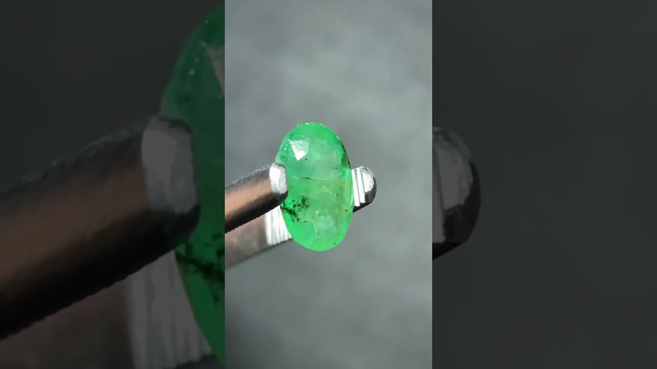 Inklusi Kromit pada Zamrud Colombia - The Chromite Inclusion on Colombian Emerald Beryl