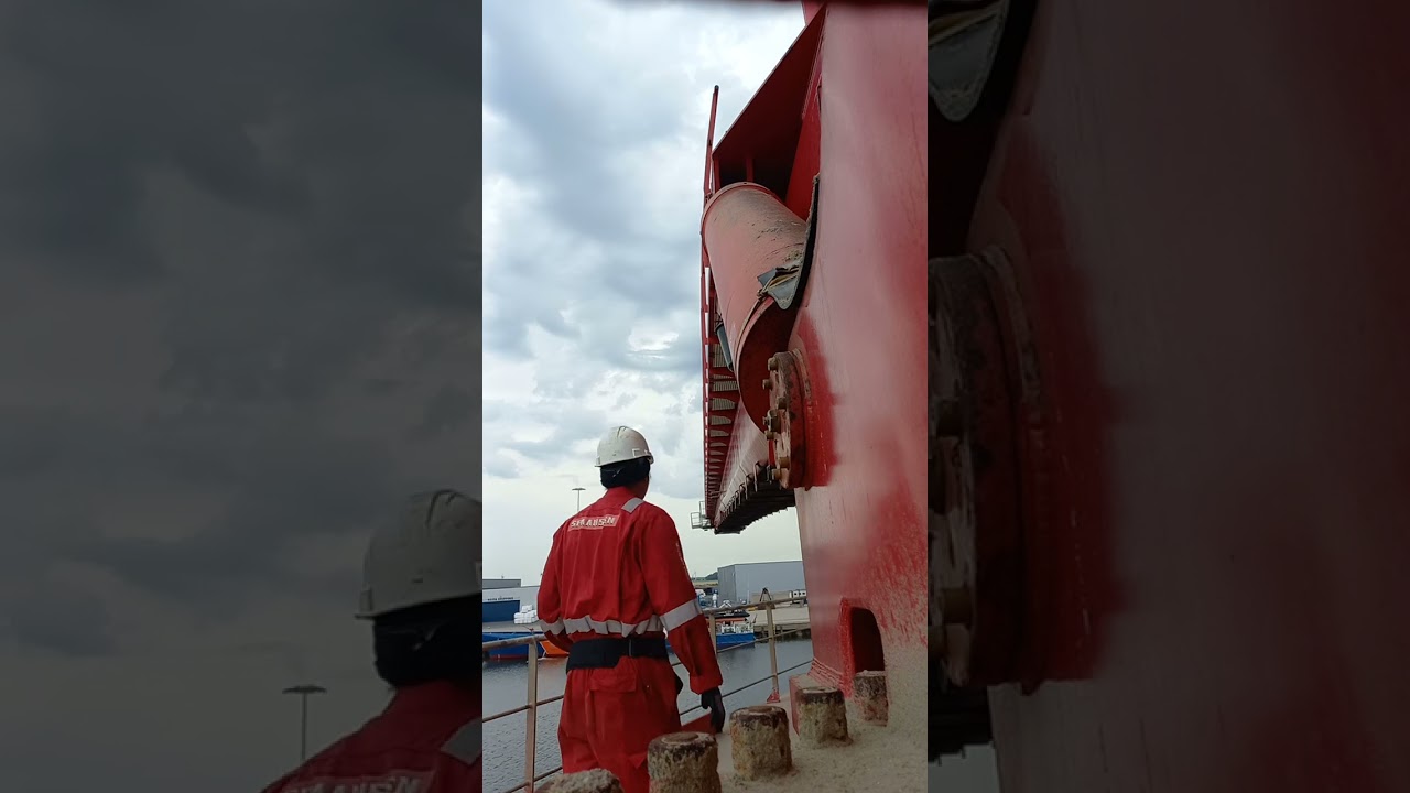 Swinging The Shore Conveyor MV Yed Prior